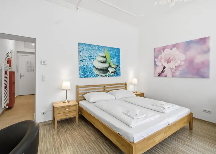 Ajo - Messe Flat - Self-check-in Aparthotel 3*
